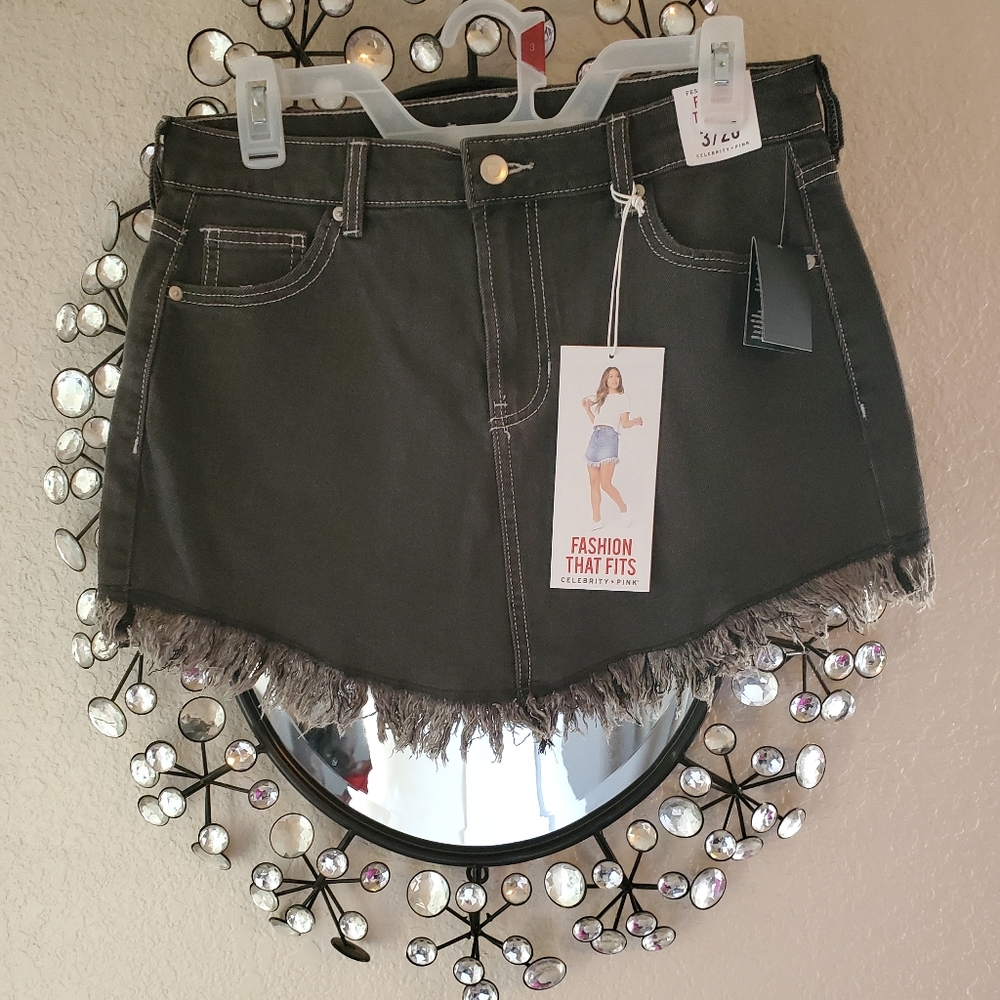 NWT Celebrity Pink Women's Fray Hem Skirt